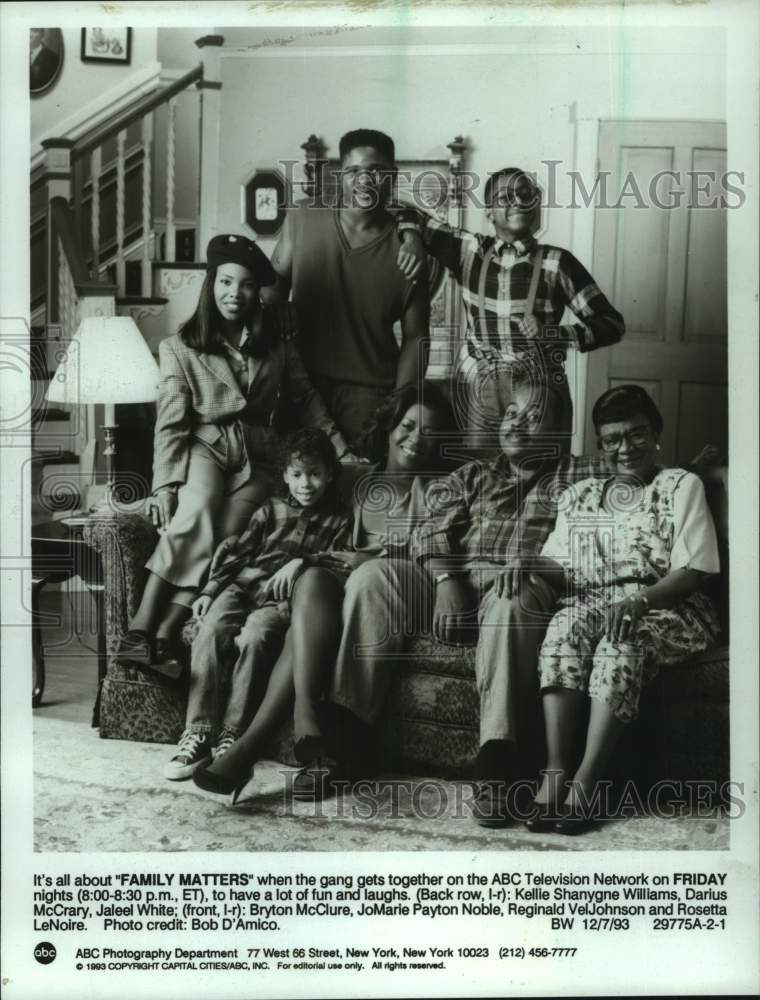 1993 Press Photo Cast of the Television Program &quot;Family Matters&quot; on ABC - Historic Images