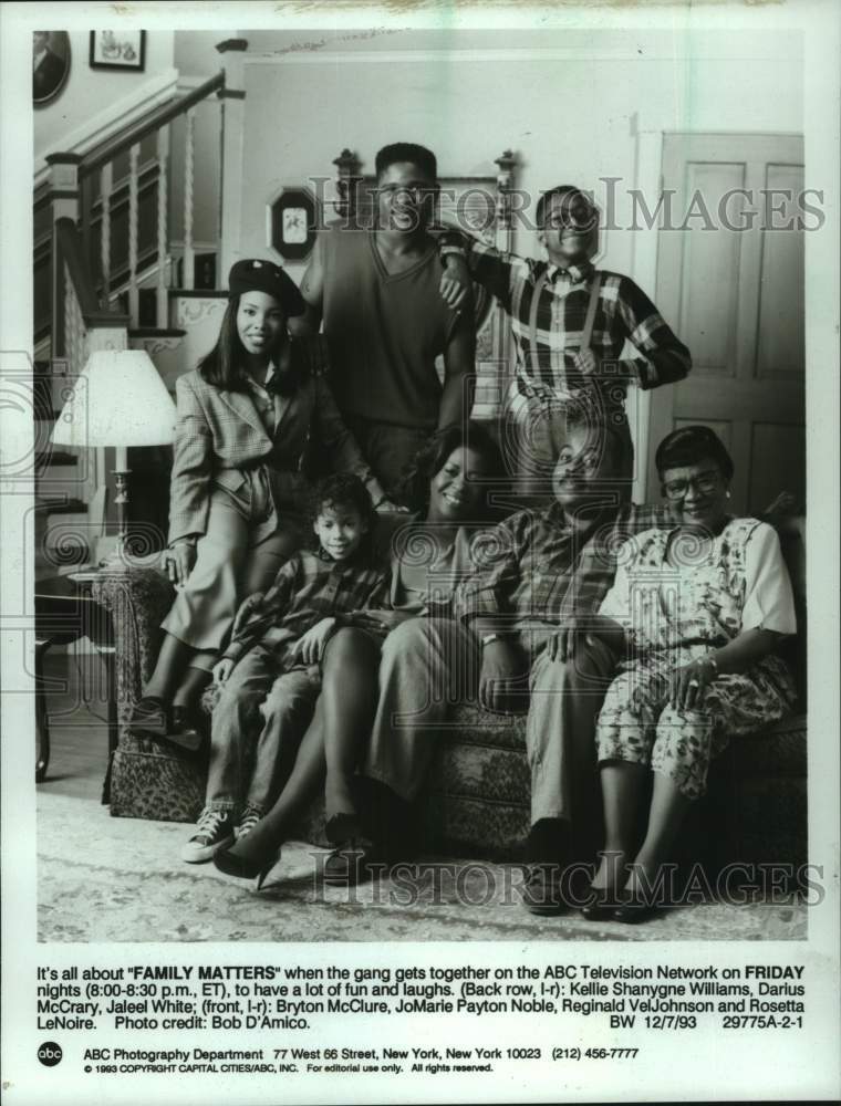 1993 Press Photo Cast of the Television Program "Family Matters" on ABC - Historic Images