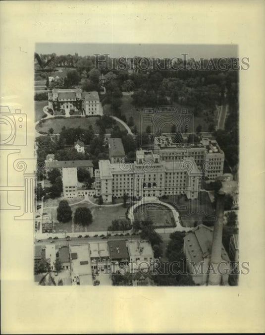 1937, View of circular drive in front of Wisconsin General Hospital. - Historic Images