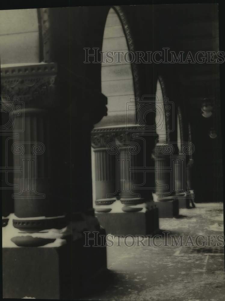 1930 Press Photo Exterior of Milwaukee Post Office building - Historic Images