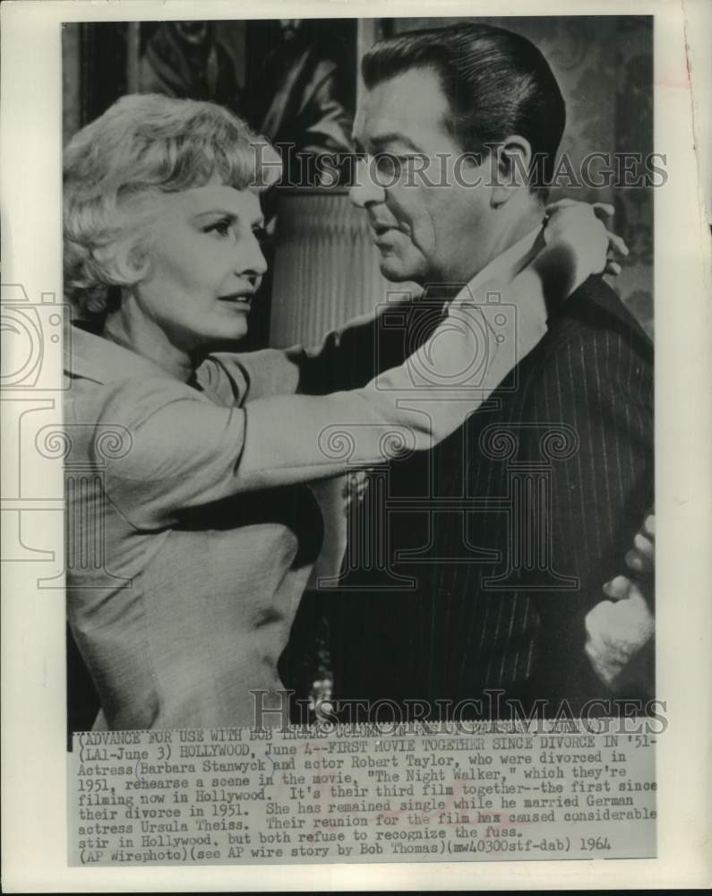 1964 Press Photo Actors Barbara Stanwyck and Robert Taylor in &quot;The Night Walker&quot; - Historic Images