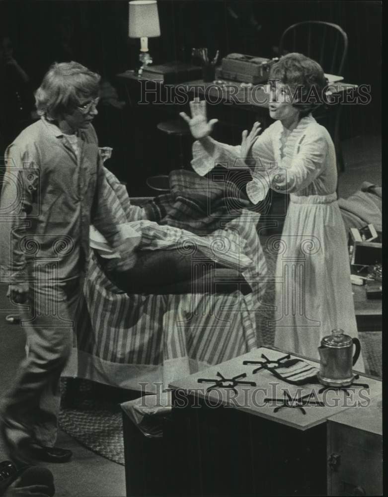 1973 Press Photo Rita Moreno & Skip Hinnant in "The Owl and the Pussycat- Historic Images