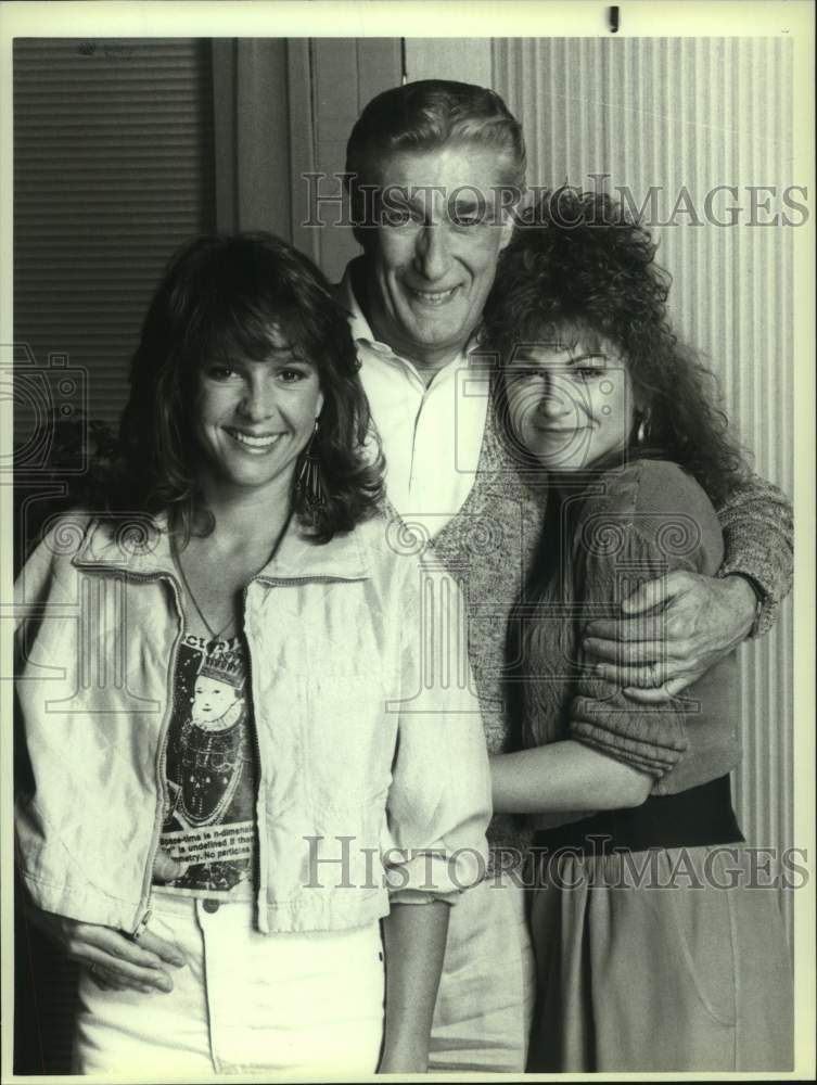 1988 Press Photo Richard Mulligan, Kristy McNichol & Dinah Manoff in Empty Nest- Historic Images