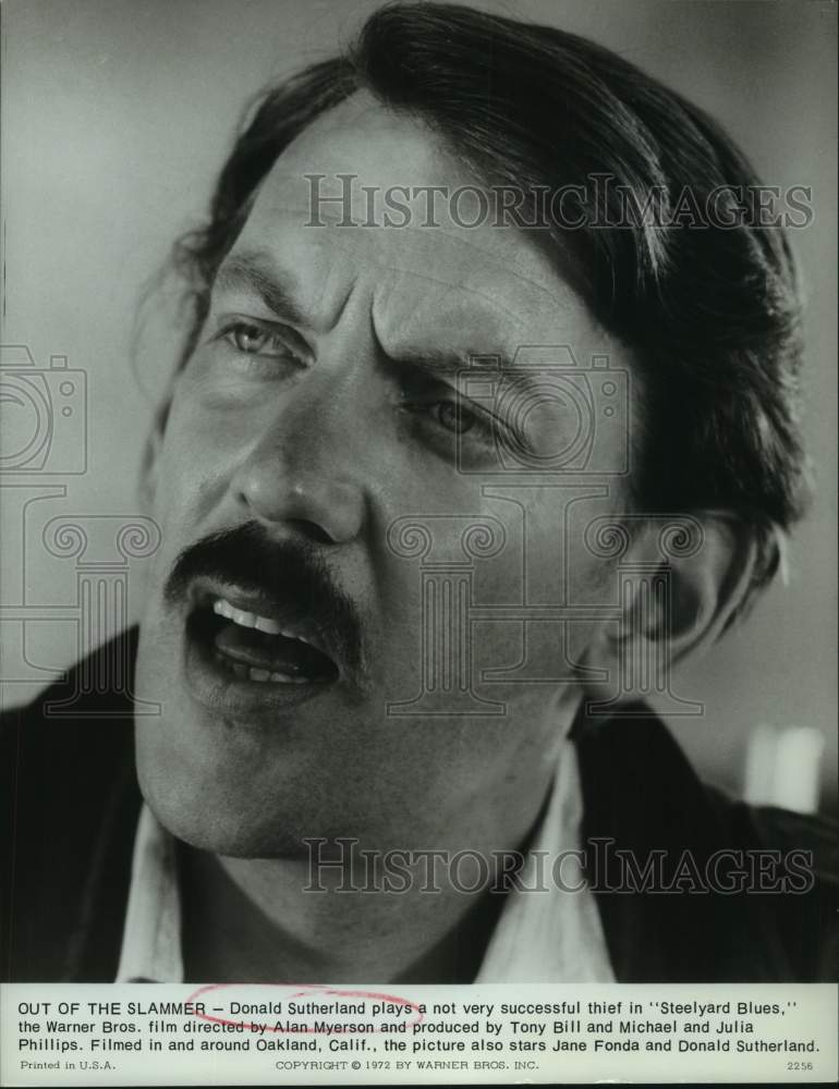 Press Photo Donald Sutherland stars in Warner Bros. film &quot;Steelyard Blues.&quot; - Historic Images