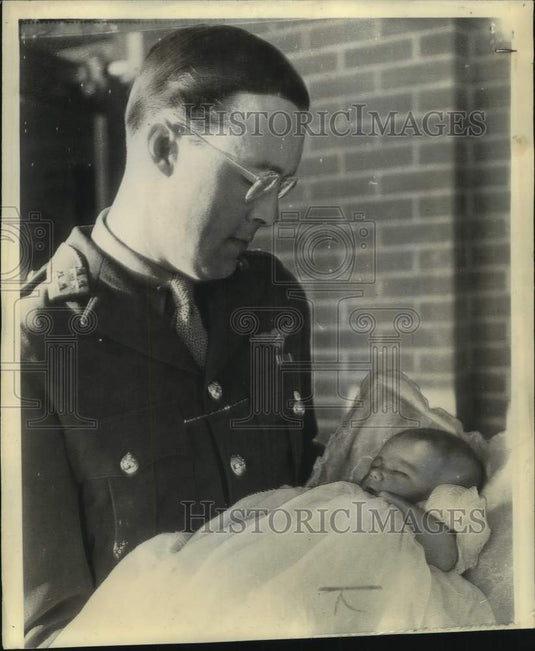 1943 Prince Bernhard with new baby, Margriet Francisca, Ottawa. - Historic Images