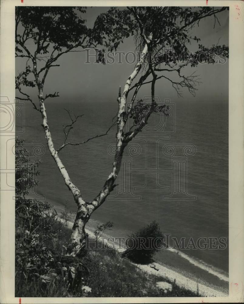 1948 Press Photo Wisconsin Views, Lake Michigan - Undaunted - Historic Images