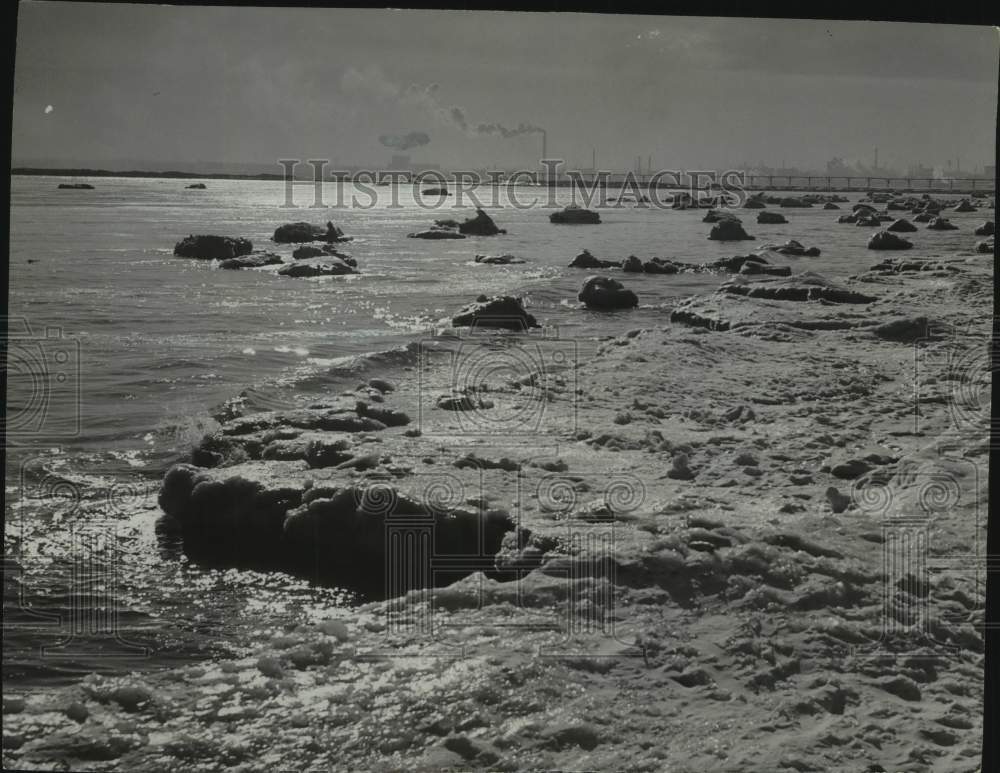 1946, Afternoon sun on the ice from above McKinley Beach - mjc35516 - Historic Images