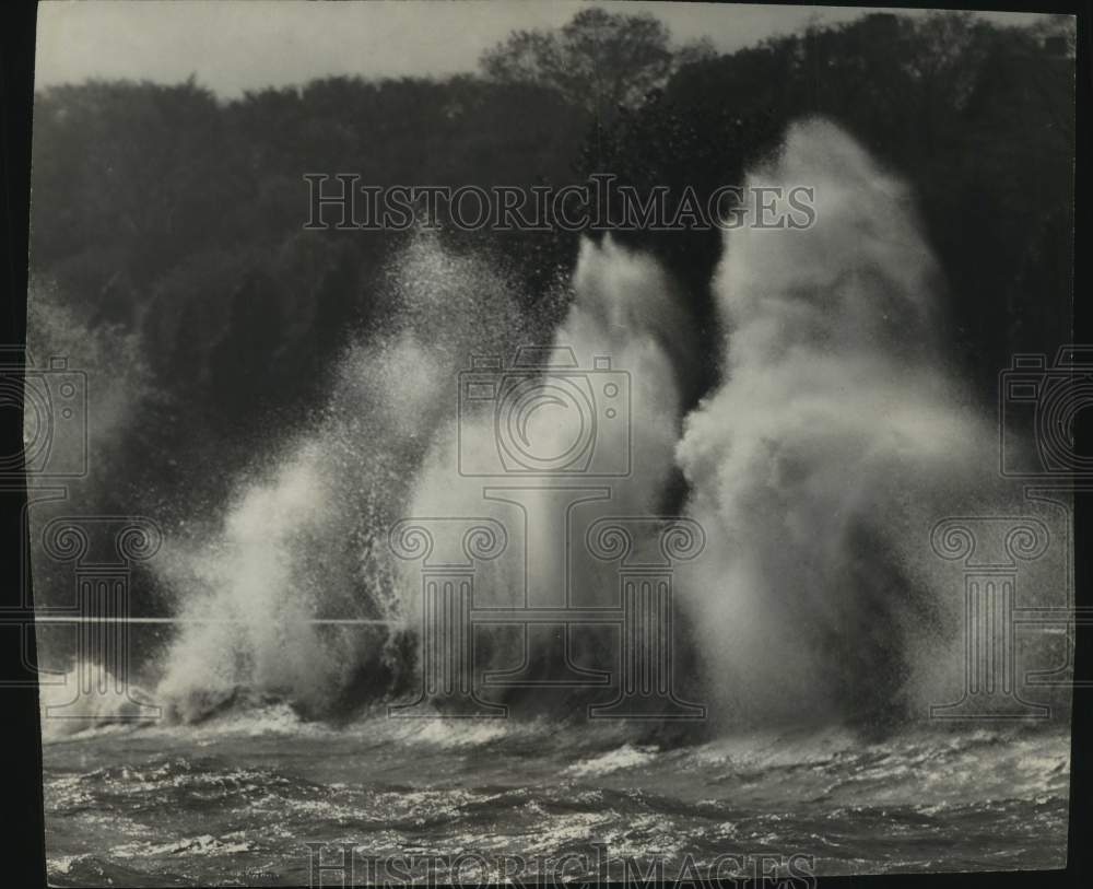 1947, Waves on Lake Michigan crashing against shore - mjc35546 - Historic Images