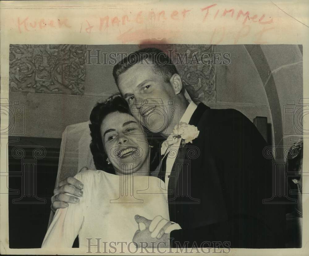 1961 Press Photo New York Yankee shortstop Tony Kubek with bride, Margaret - Historic Images