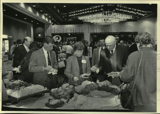1983, Milwaukee Journal's Annual Unitholders Dinner - mjc35637 - Historic Images