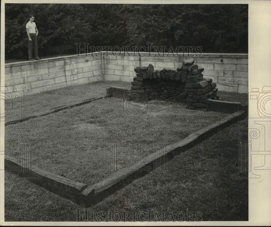 1955, Abraham Lincoln's childhood home in Pigeon Creek, Indiana - Historic Images