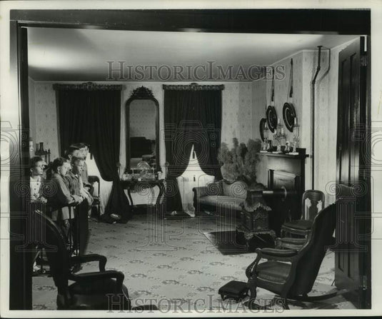 1954, Children view Abraham Lincoln's parlor as museum - mjc35877 - Historic Images