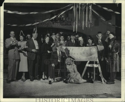 1950 Press Photo Milwaukee Journal circulation department in costume, Wisconsin - Historic Images