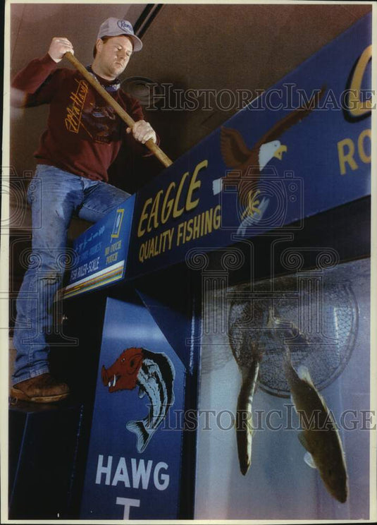 1993 Press Photo Tripp Dunn Of Department Of Natural Resources At Sports Show - Historic Images