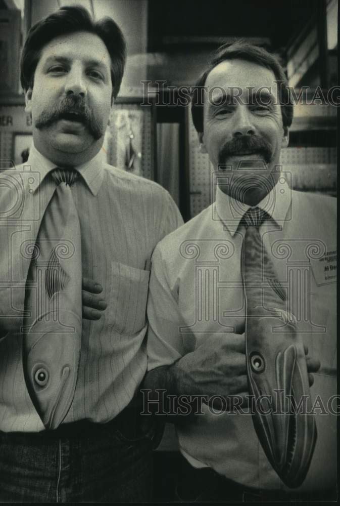 1986 Press Photo Al Denninger and Mark Abramoff at Milwaukee Sports Show - Historic Images