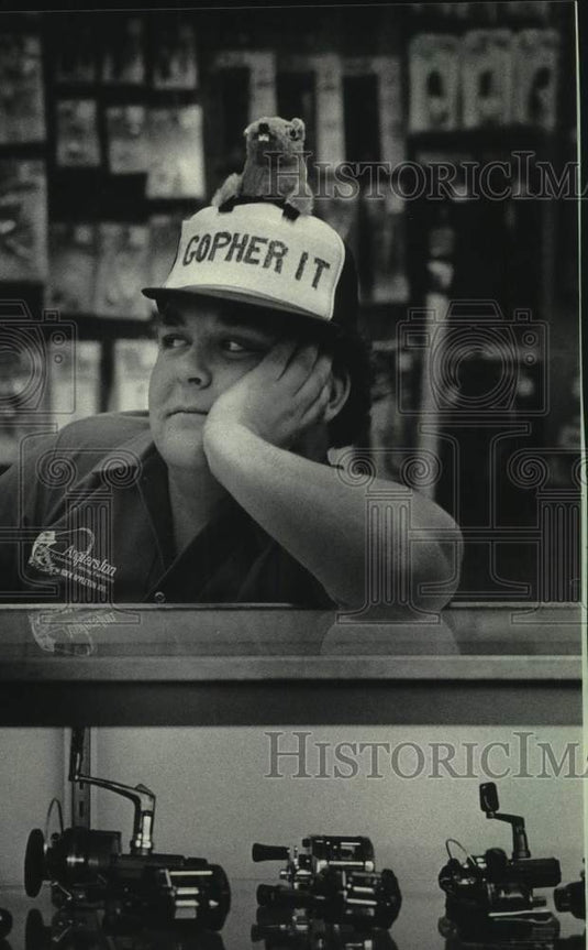 1984 Press Photo Matt Weber at the Milwaukee Sentinel Sports-Travel & Boat Show - Historic Images