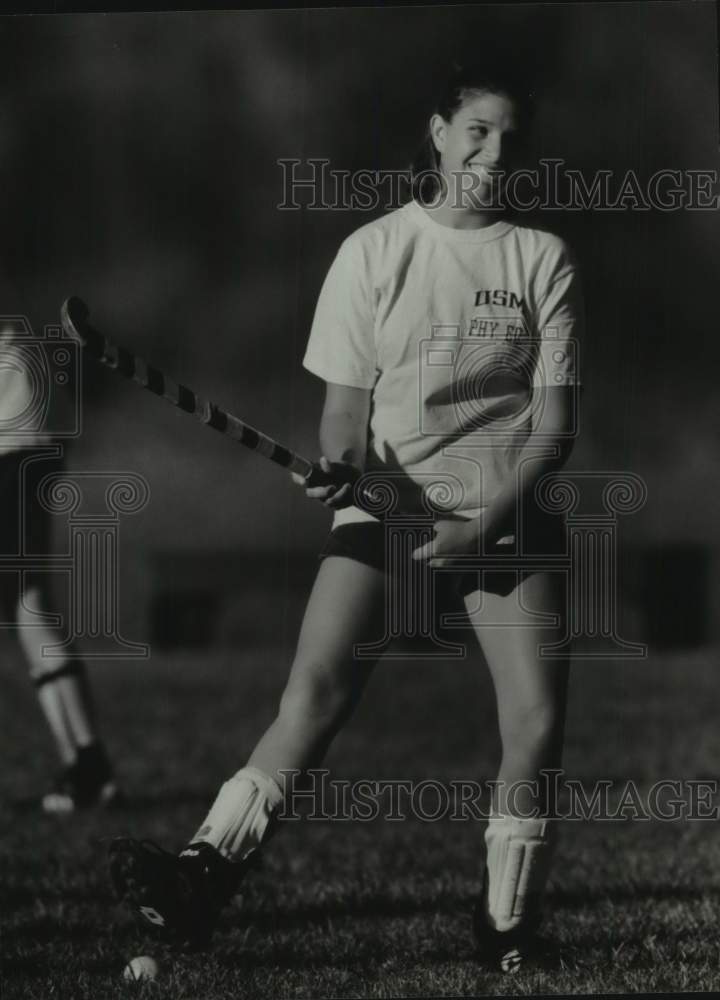 1994 Press Photo Field Hockey Player Annie Weber Promotes Children&#39;s Charity - Historic Images