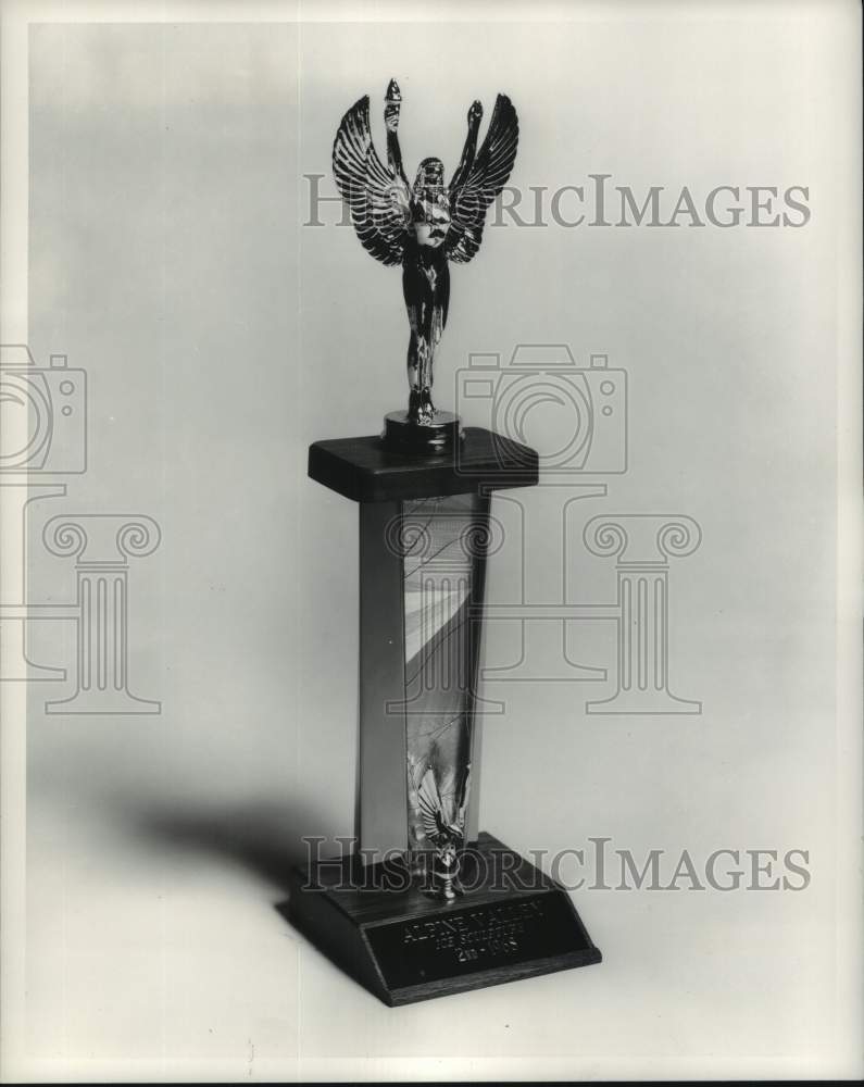 1968 Journal Ski Club trophy - Historic Images