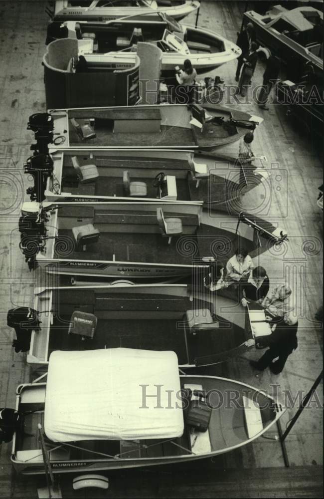 1982 Press Photo Boats at The Milwaukee Sentinel Sports-Travel and Boat Show - Historic Images