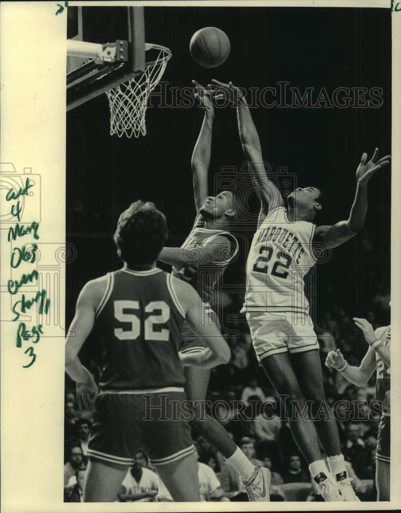 1983 Press Photo Milwaukee Classic Championship basketball game - mjc36289 - Historic Images