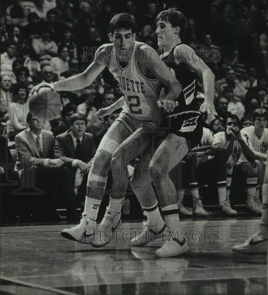 1963 Marquette's Mar Marotta Tries To Clear Notre Dame's John Paxson - Historic Images