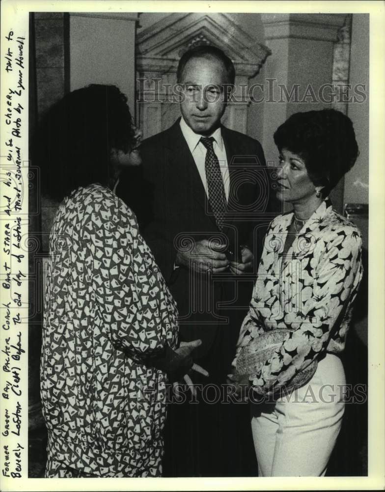 1987 Press Photo Beverly Lofton &amp; Former Green Bay Packer Coach Bart Starr, WI - Historic Images