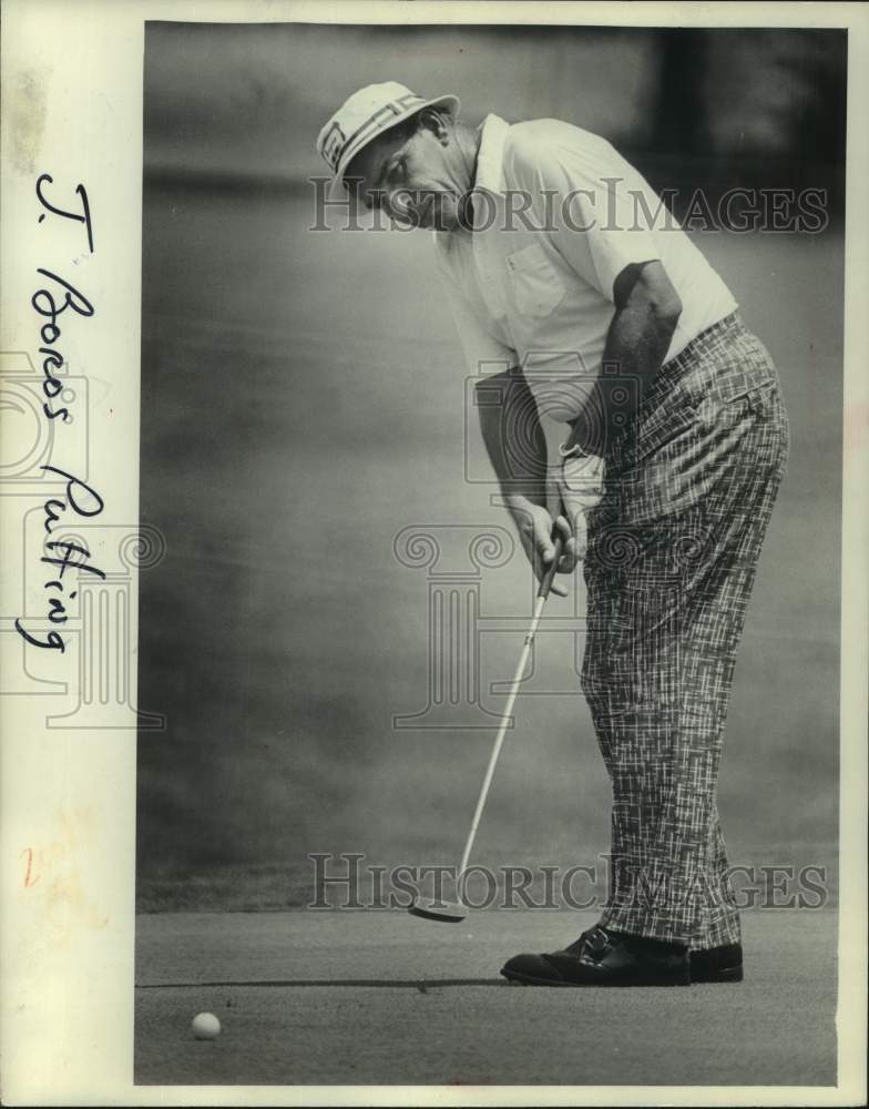 1975 Press Photo Julius Boros plays golf in the Greater Milwaukee Open Pro-Am - Historic Images