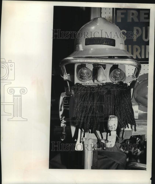 1964, Talking Power Saw at Milwaukee Sentinel Sports and Boat Show - Historic Images