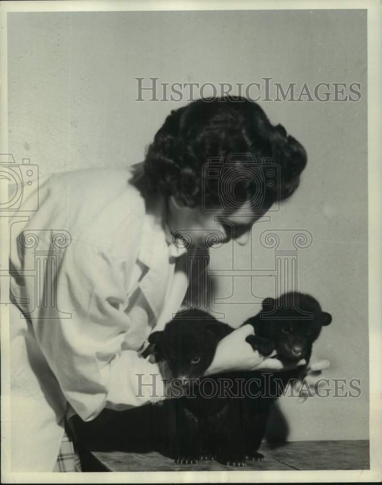 1966 Press Photo "Name the Bear" contest; Sentinel Sports-Travel & Boat Show- Historic Images