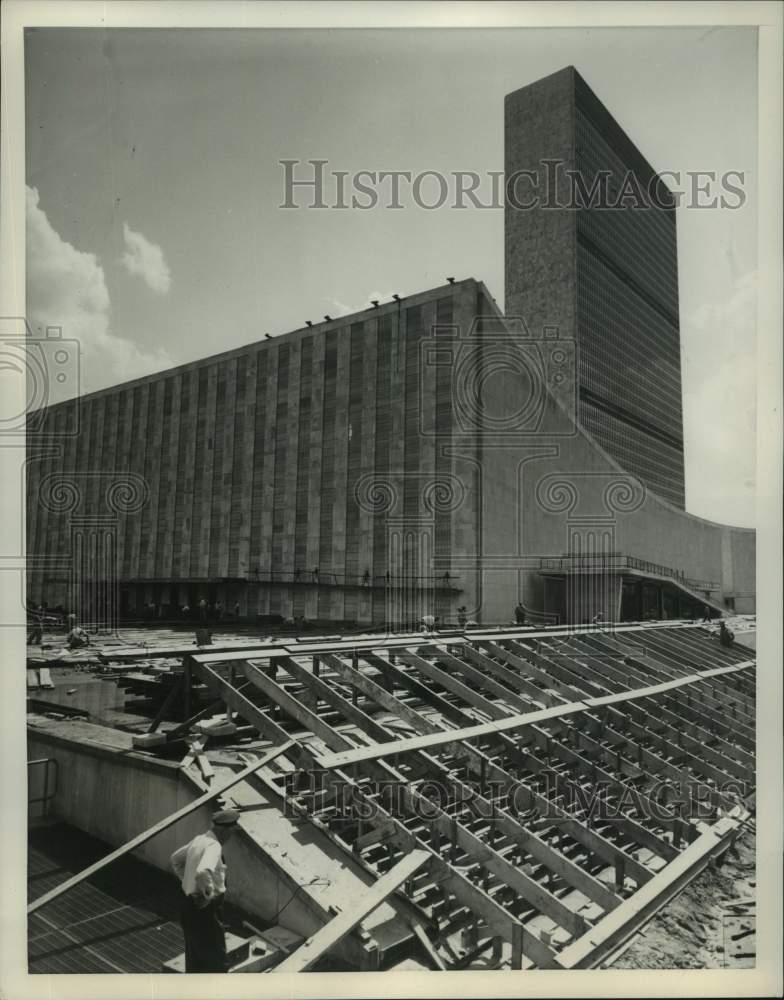 1952, construction of General Assembly Building of the United Nations - Historic Images