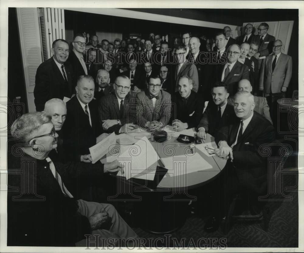 1959 Press Photo Milwaukee Journal's 8th indoor track meet officials, Wisconsin- Historic Images