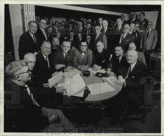 1959 Press Photo Milwaukee Journal's 8th indoor track meet officials, Wisconsin- Historic Images