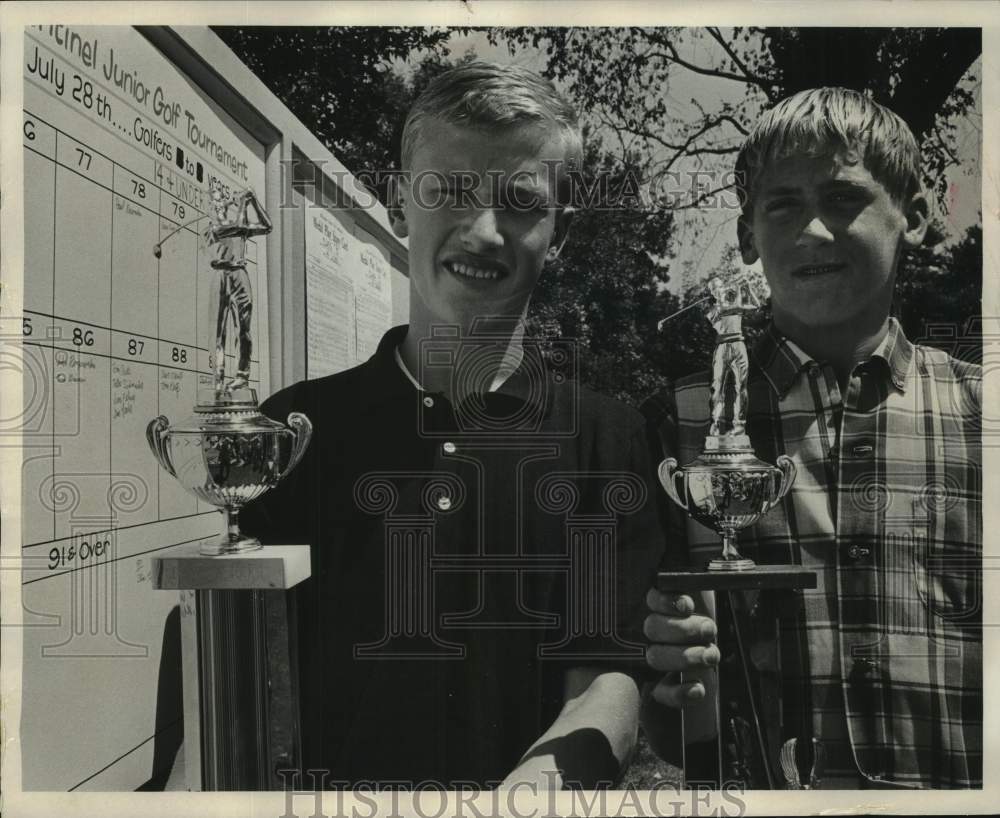 1967 Sentinel Junior golf tournament winner Paul Nowinski, Wisconsin - Historic Images