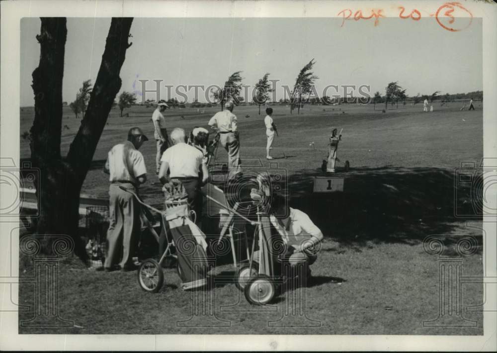 1954 Press Photo Milwaukee Journal Annual Golf Tournament, Rivermoor Golf Course - Historic Images