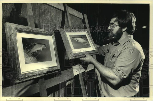1987 Press Photo Wildlife artist Scott Zoellick, Milwaukee Sentinel Sport Show - Historic Images