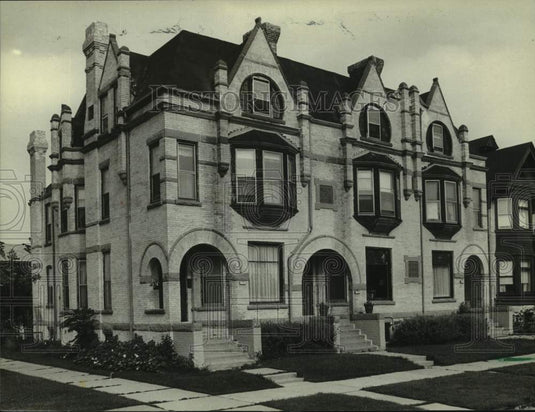 1979 Press Photo Graham Row, built in 1887 at N. Marshall & E. Lyons, Milwaukee - Historic Images