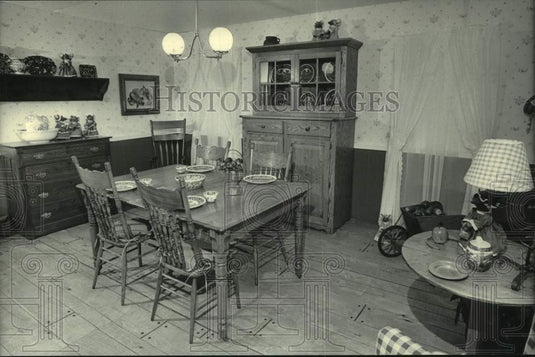 1984 Press Photo An antique-filled dinning room on display at the '84 Home Show - Historic Images