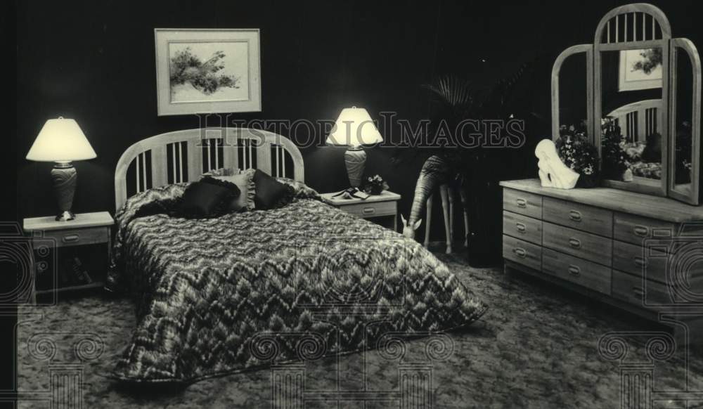 1988 Press Photo Country contemporary bedroom display at home show - mjc36793 - Historic Images