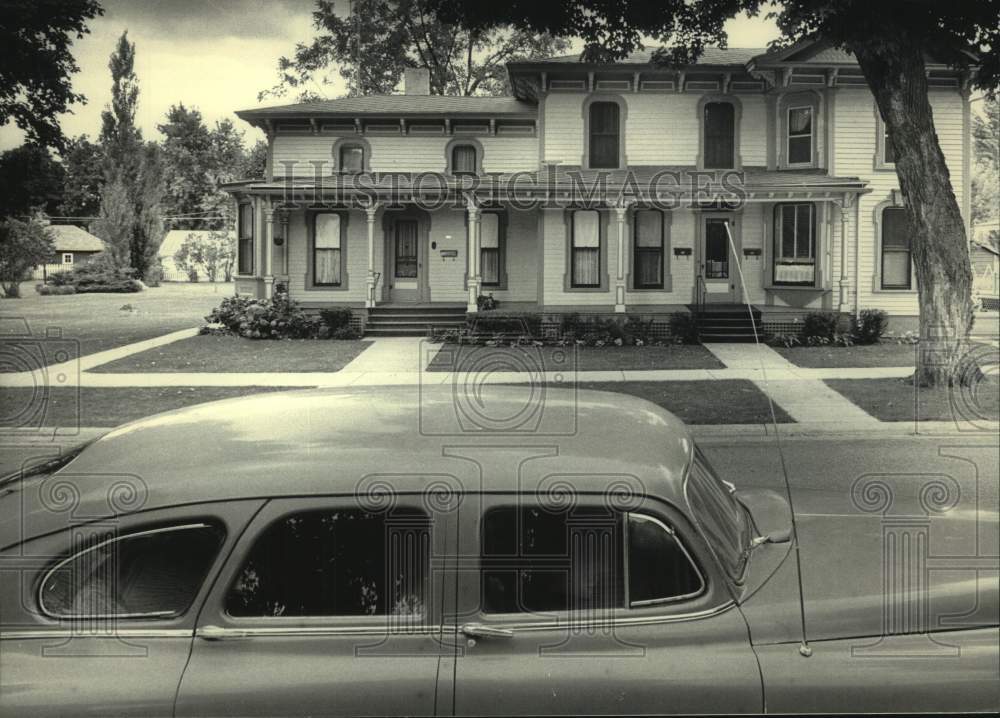 1986 Press Photo An Italianate home on Church Street in Evansville, Wisconsin - Historic Images