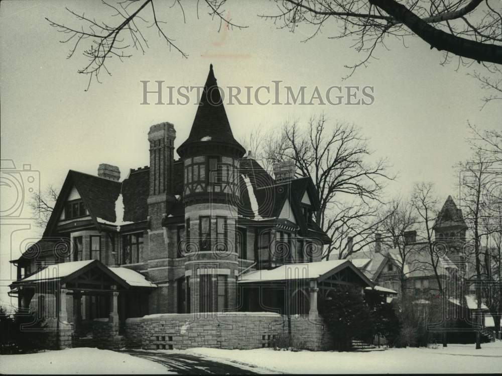 1979 Press Photo A mansion in Neenah, Wisconsin, built in 1883 - mjc36839 - Historic Images