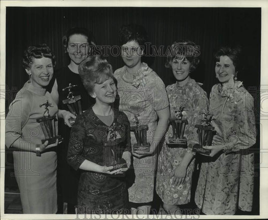 1967 Journal bowlers, The Fouls, came out on top of Women's league - Historic Images