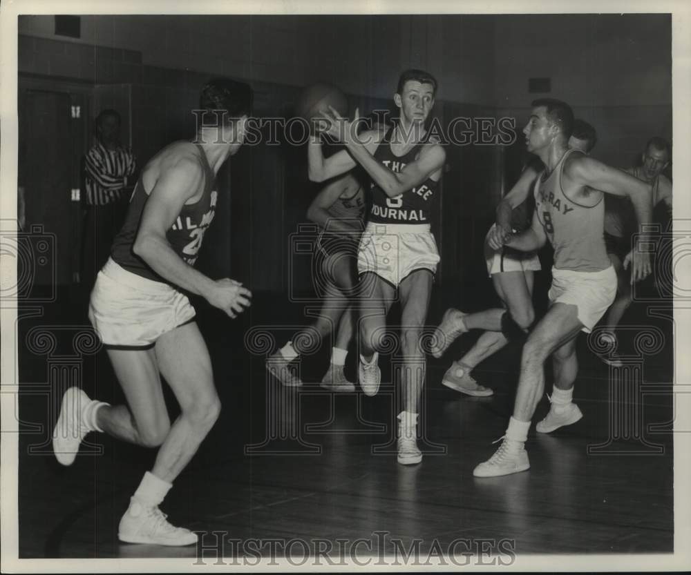 1953 Press Photo Jim O'Brein of Journal basketball team grabs rebound- Historic Images