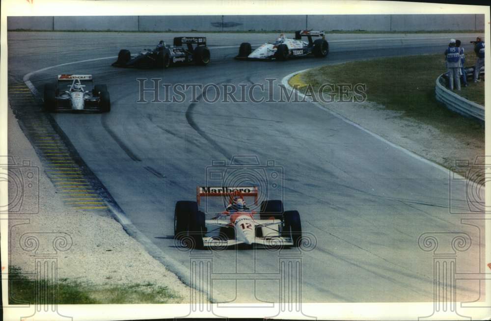 1993 Press Photo Car racer Paul Tracy leads the pack at Texaco / Havoline 200 - Historic Images