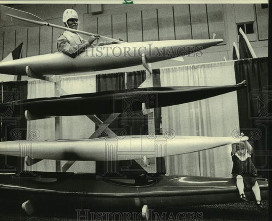 1982 Press Photo Kayak exhibit, Milwaukee Sentinel Sports - Travel and Boat Show - Historic Images