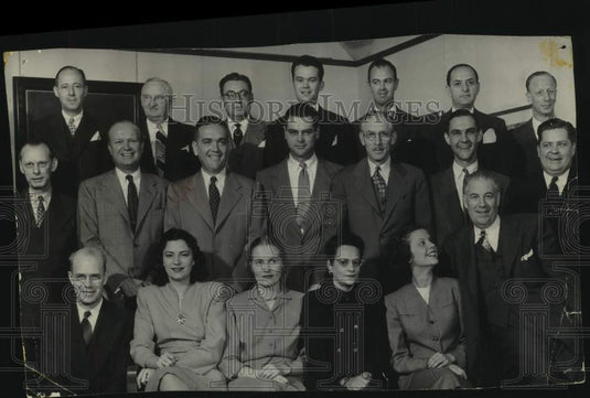 1949 Press Photo Milwaukee Journal ad salesman, Bertram W. Dolan and company - Historic Images