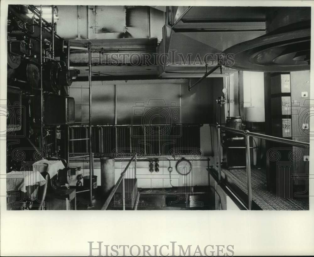 1968 Inside the Milwaukee Journal press room - Historic Images