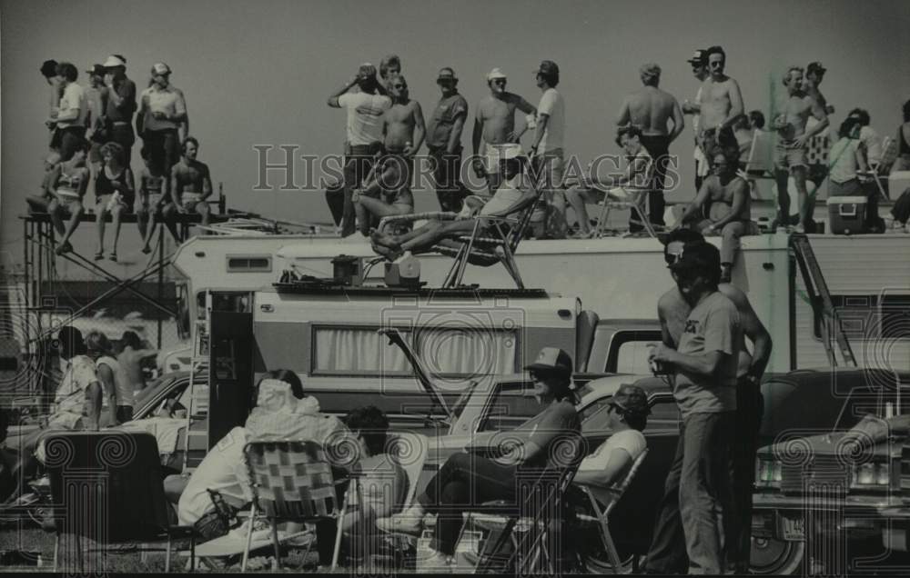 Stock Cae Ras 1984 Spectators at The Milwaukee Sentinel 200 Stock Car races ...