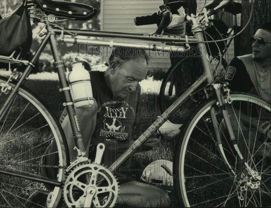 1988 Press Photo Marvin Harder, Milwaukee Sentinel Active Americans Bike Rides - Historic Images