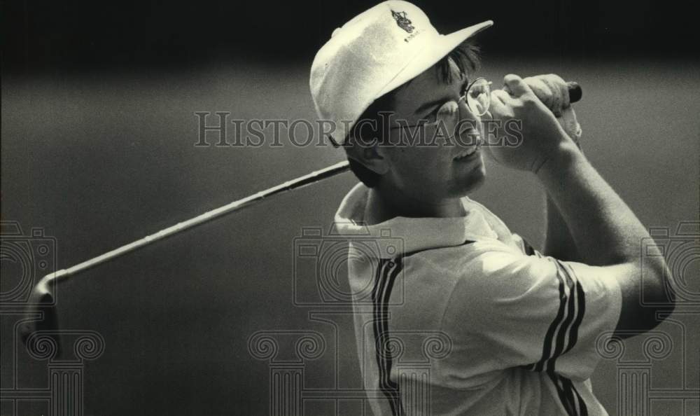 1991 Press Photo Matt Morgan tees off at Milwaukee Sentinel Junior Tournament - Historic Images