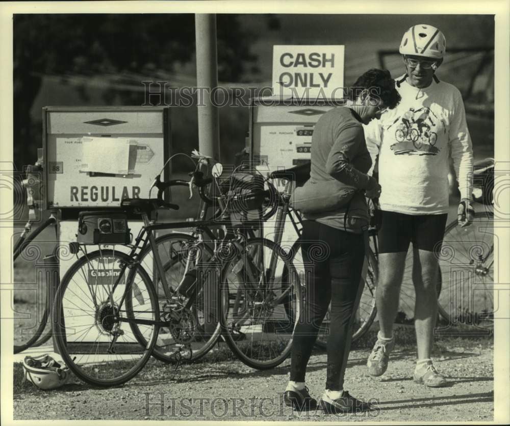 1989 Press Photo Shirley and Ron Van Wyhe, Active Americans Bike Ride - Historic Images